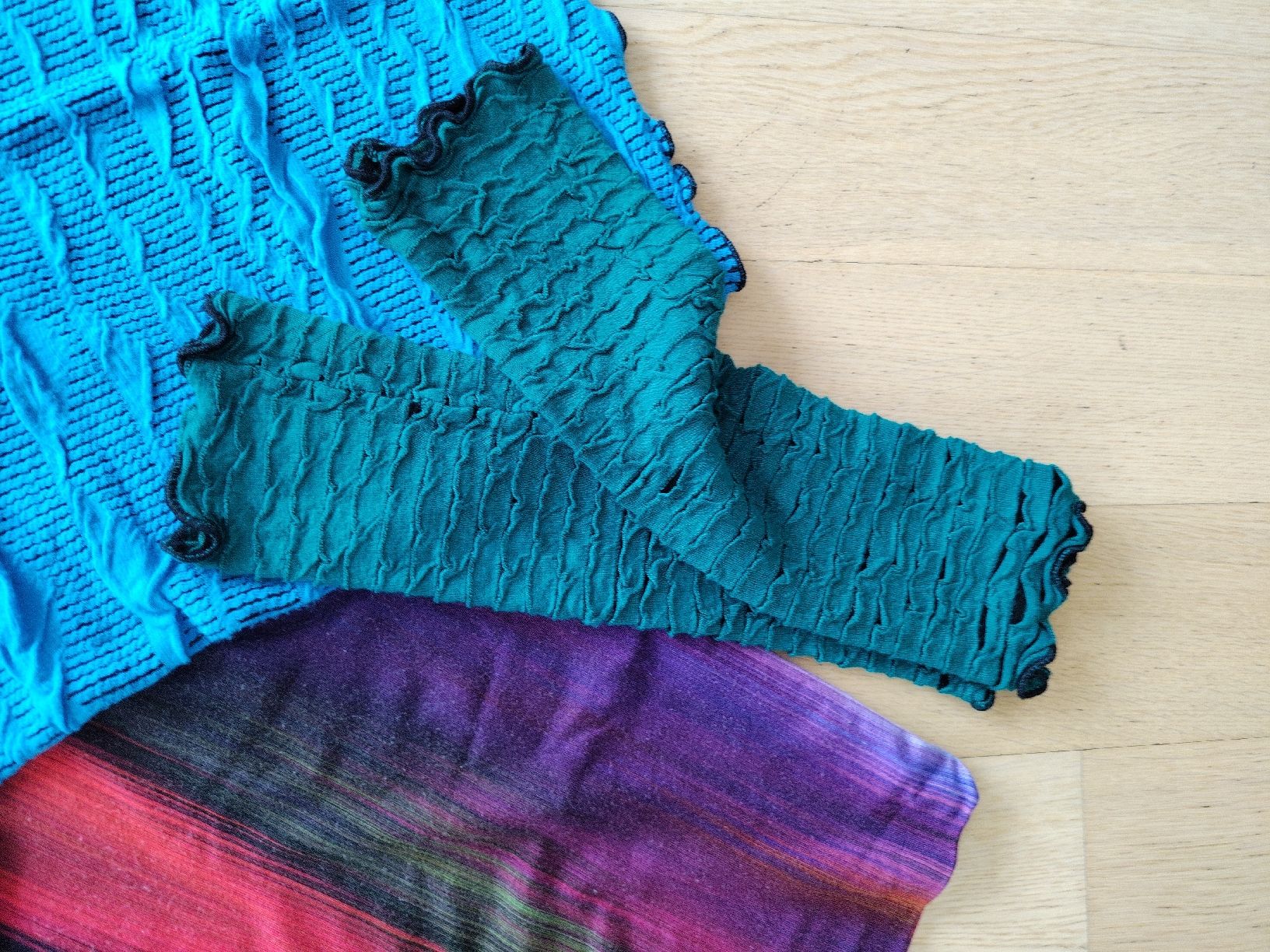 Colora Kleiderpakete: Colora Paket Loup Schal & Hanteln – Gebraucht aus Buchrain von QueenyHE51 4