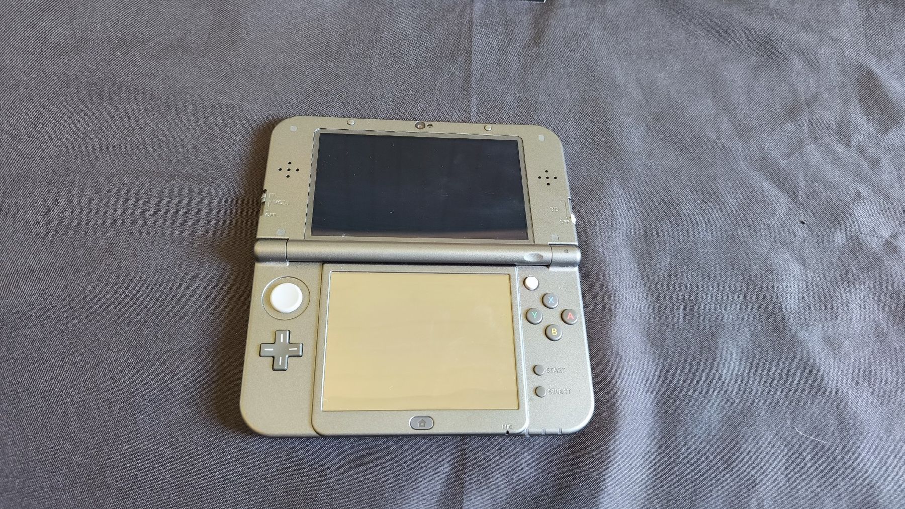 Nintendo Console: 3DS XL Edition Zelda – Nuovo (secondo la descrizione) da Montet (Broye) venduto da Mimsoline 2