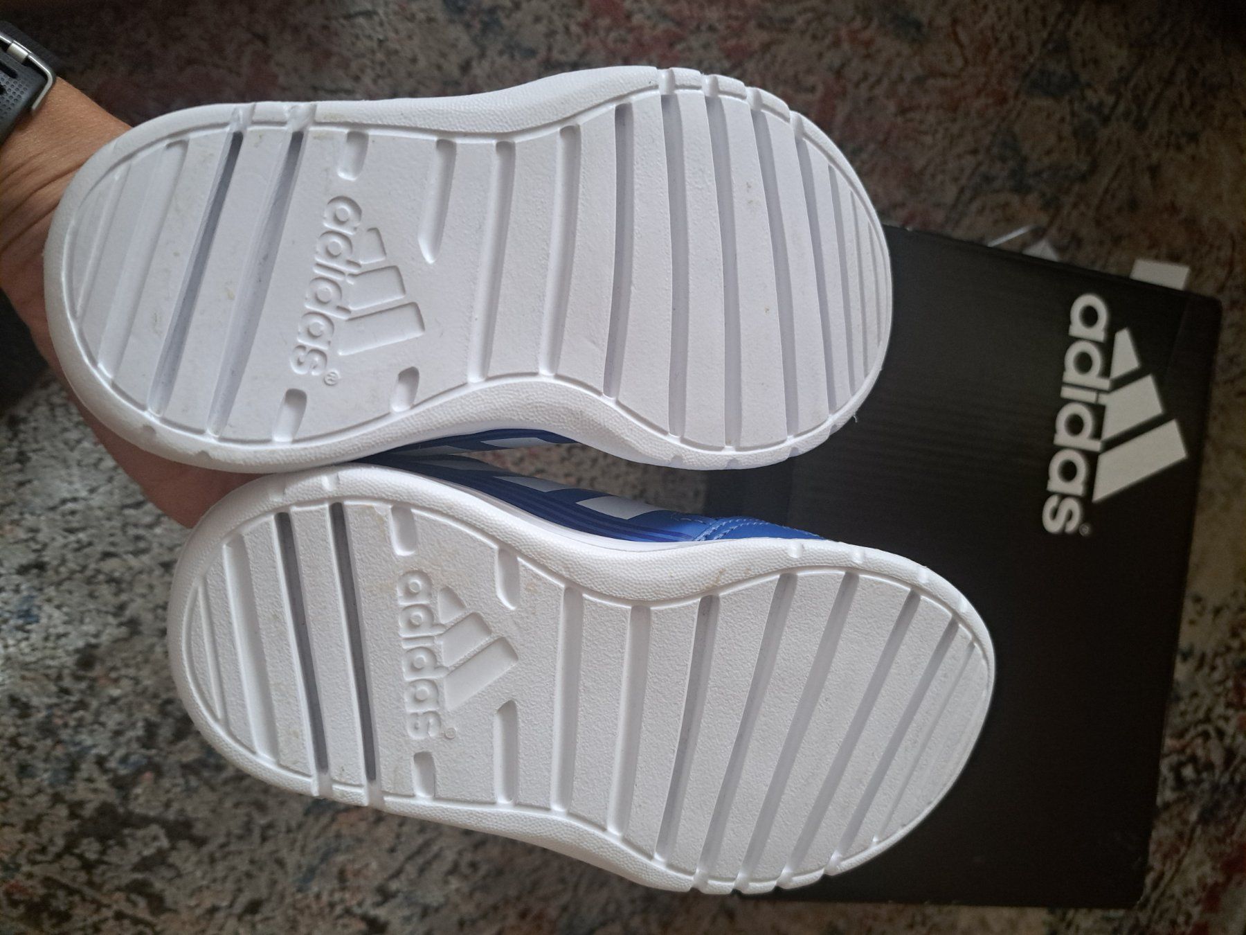 Chaussures garçon: Kids shoes Adidas – D'occasion à Saas Grund par IvanaXY 2