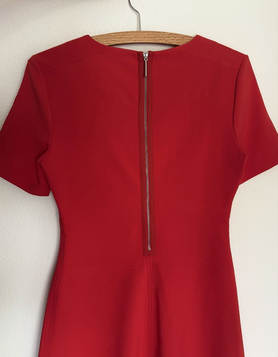 Hugo Boss Robes: Hugo Boss kurzarm Kleid, rot, Grösse S – D'occasion à Dübendorf par HK11 1