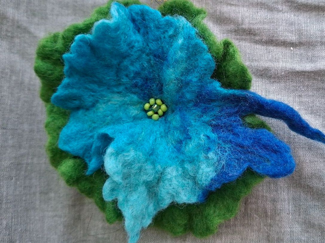 Spille & Fermagli: Broche Fleur en Feutre Bohème Chic – Nuovo (secondo la descrizione) da Lutry venduto da Sim_Sta