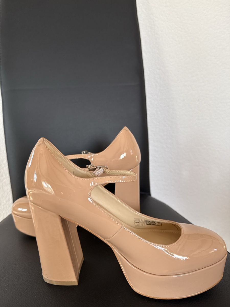 Guess Scarpe da donna: Guess Lack Pumps, Beige, neue – Nuovo (secondo la descrizione) da Selzach venduto da Adatte02 2