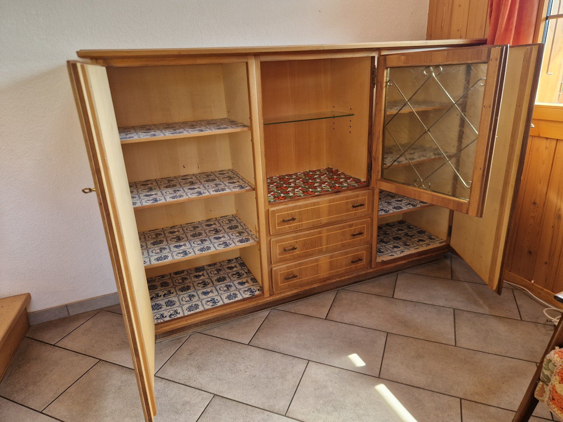 Büffets: Anrichte Holz Glastür Schubladen – Gebraucht aus Münsingen von Geeskile 2