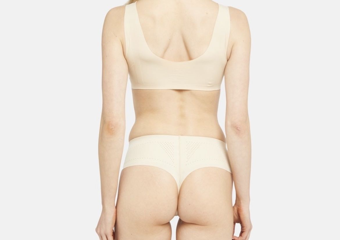 Autres dessous: Magic Body  Set beige Grösse S neu – Neuf (Voir description) à Turbenthal par 310707 4