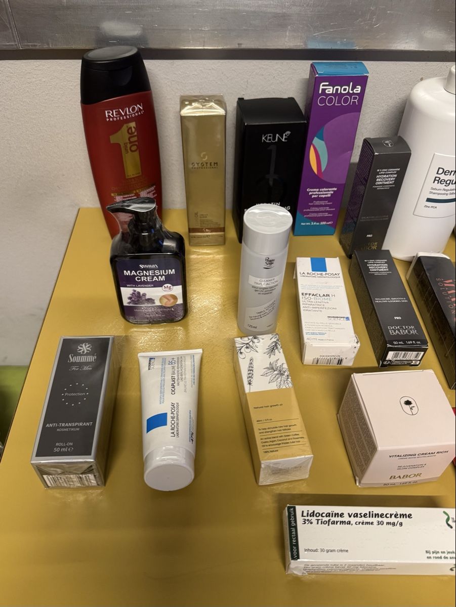 Lettini & sedie per cosmetici: Kosmetikartikel gemischt neu 32 stk.  – Nuovo (secondo la descrizione) da Schlieren venduto da Freundlich02 2