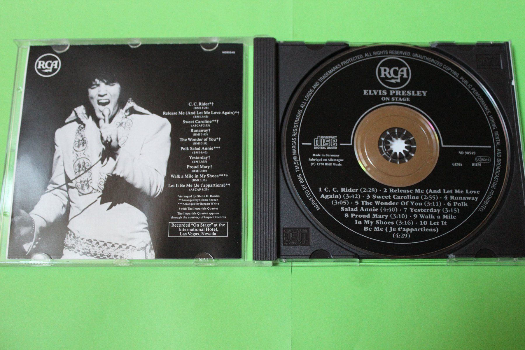 CDs: ELVIS PRESLEY - ON STAGE FEBRUARY 1970 CD – Gebraucht aus Tübach von JamesStone 3