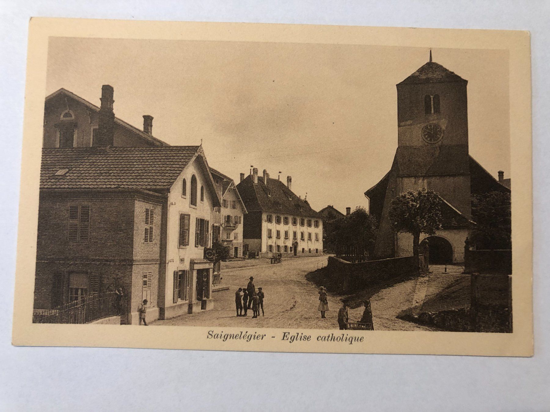 Cartes postales: Saignelegier Eglise catholique – D'occasion à Pfäffikon ZH par Waltoversand