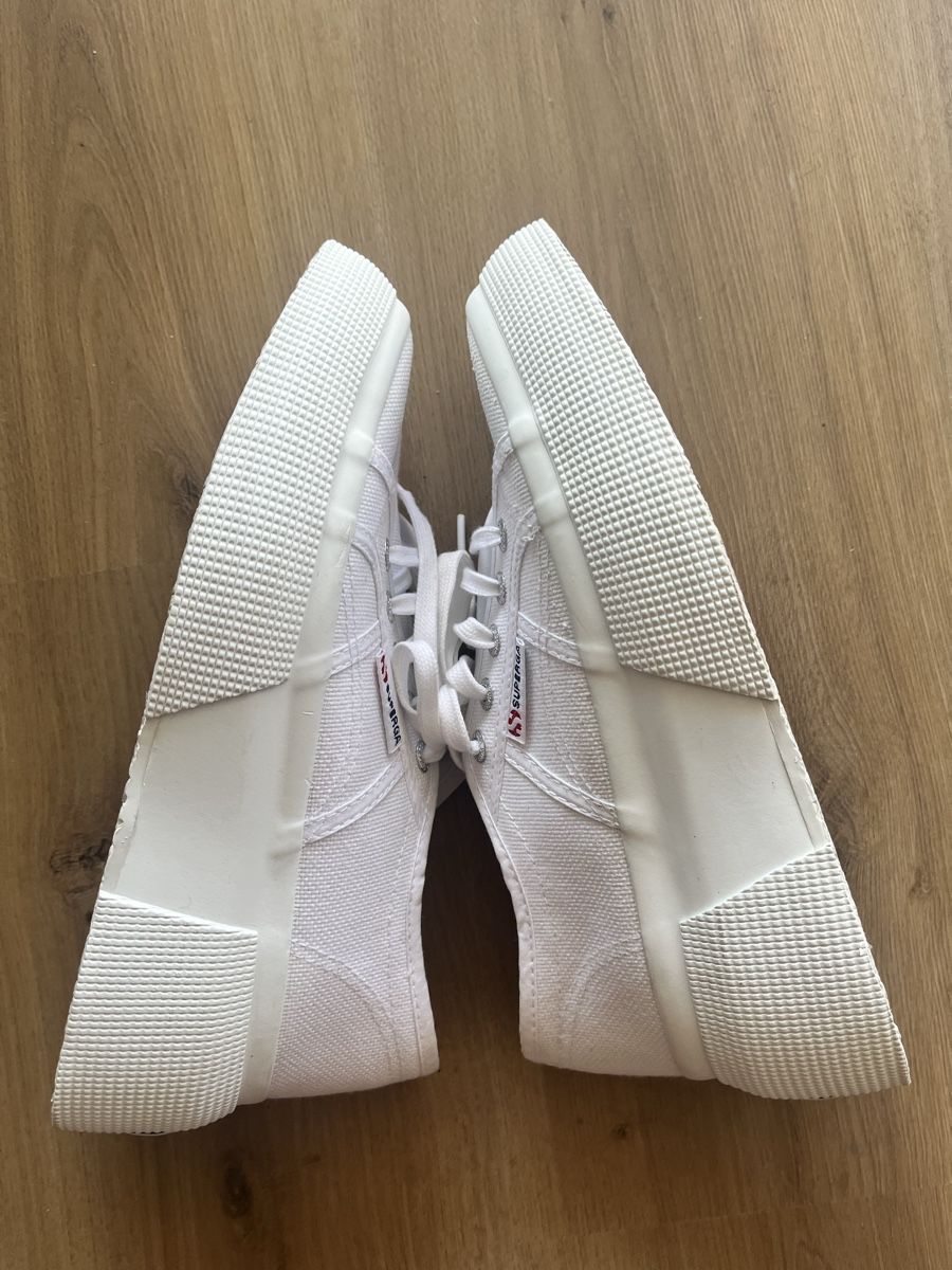 Superga Scarpe da donna: Superga Plateau Sneaker weiss, Grösse 37 – Usato da Lenzburg venduto da Shru5 2