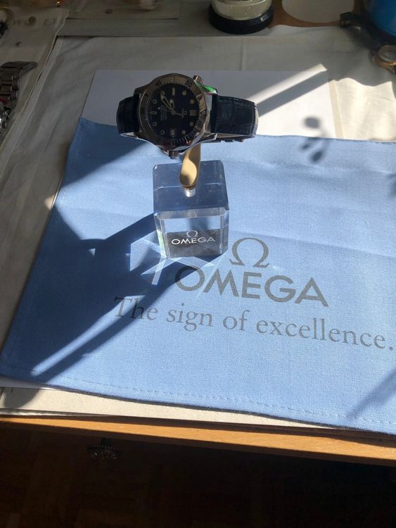 Omega Uhren-Display | Kaufen auf Ricardo