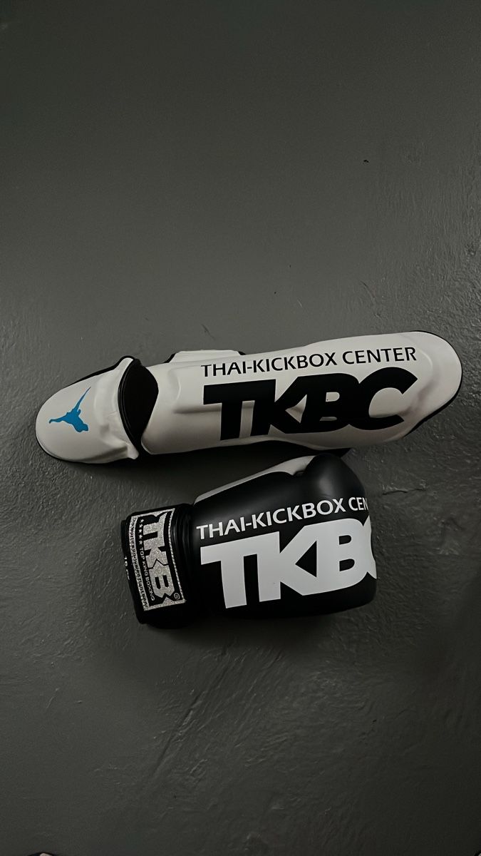 Handschuhe & Handstulpen: Boxhandschuhe & Schienbeinschoner – Gebraucht aus Luzern von san.meier