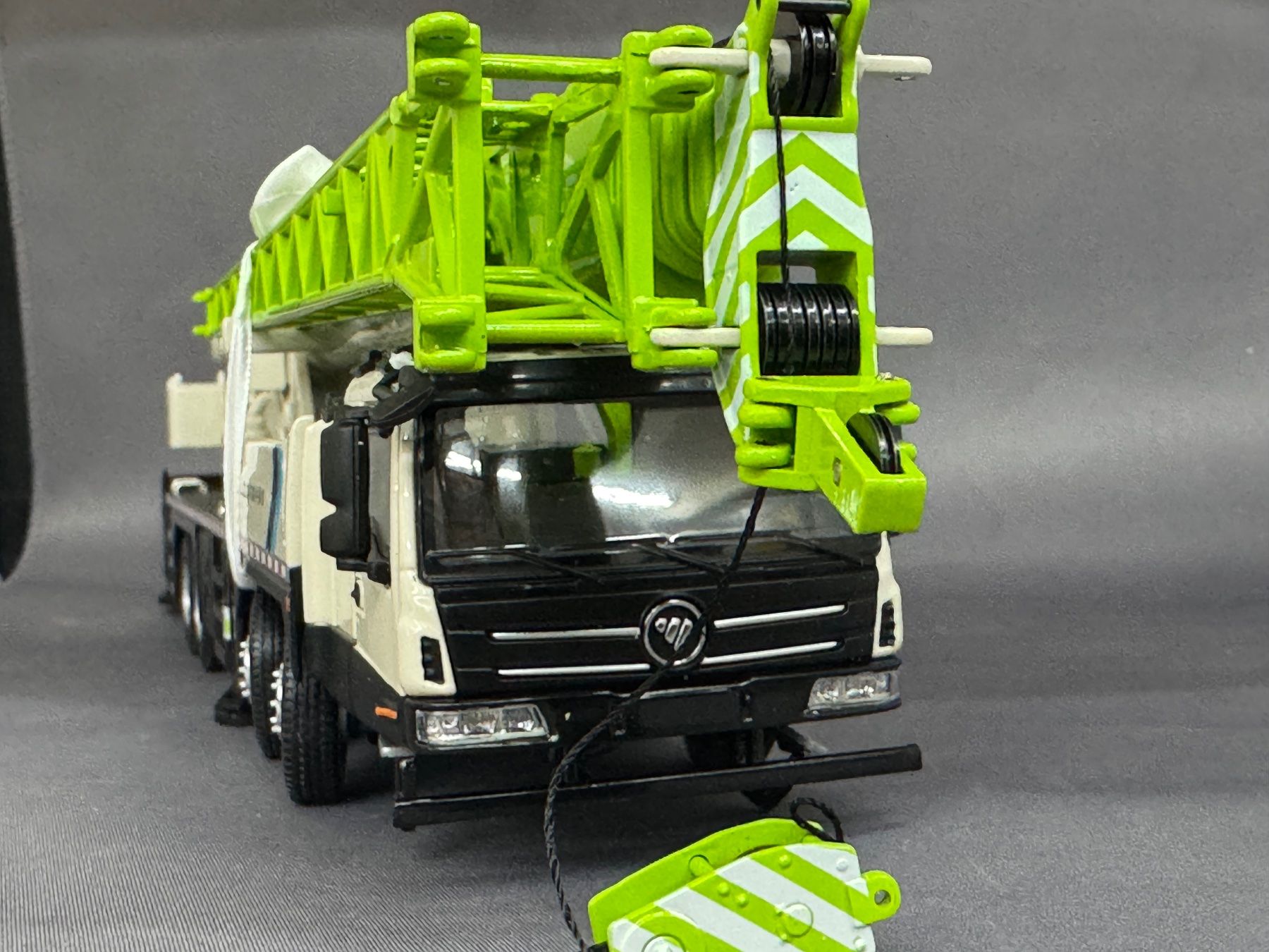 Modellbausätze & Standmodelle: LOXA 5305 Mobilkran Kranwagen – Neu und originalverpackt aus Luzern von aa43modelcars-Luzern 4