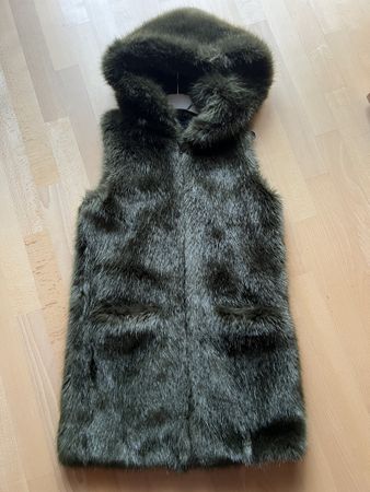 Zara Kunstfell Weste Gr. S Kapuze Winter Khaki grün