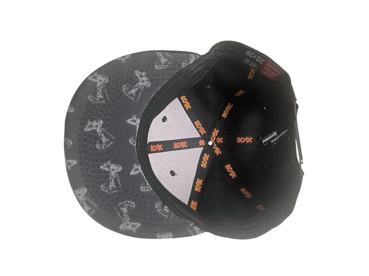 Copricapi, berretti & cappellini: Gesticktes AC/DC Snapback Cap, Schwarz, One Size - Offiziell – Usato da Luzern venduto da woti-shop 7