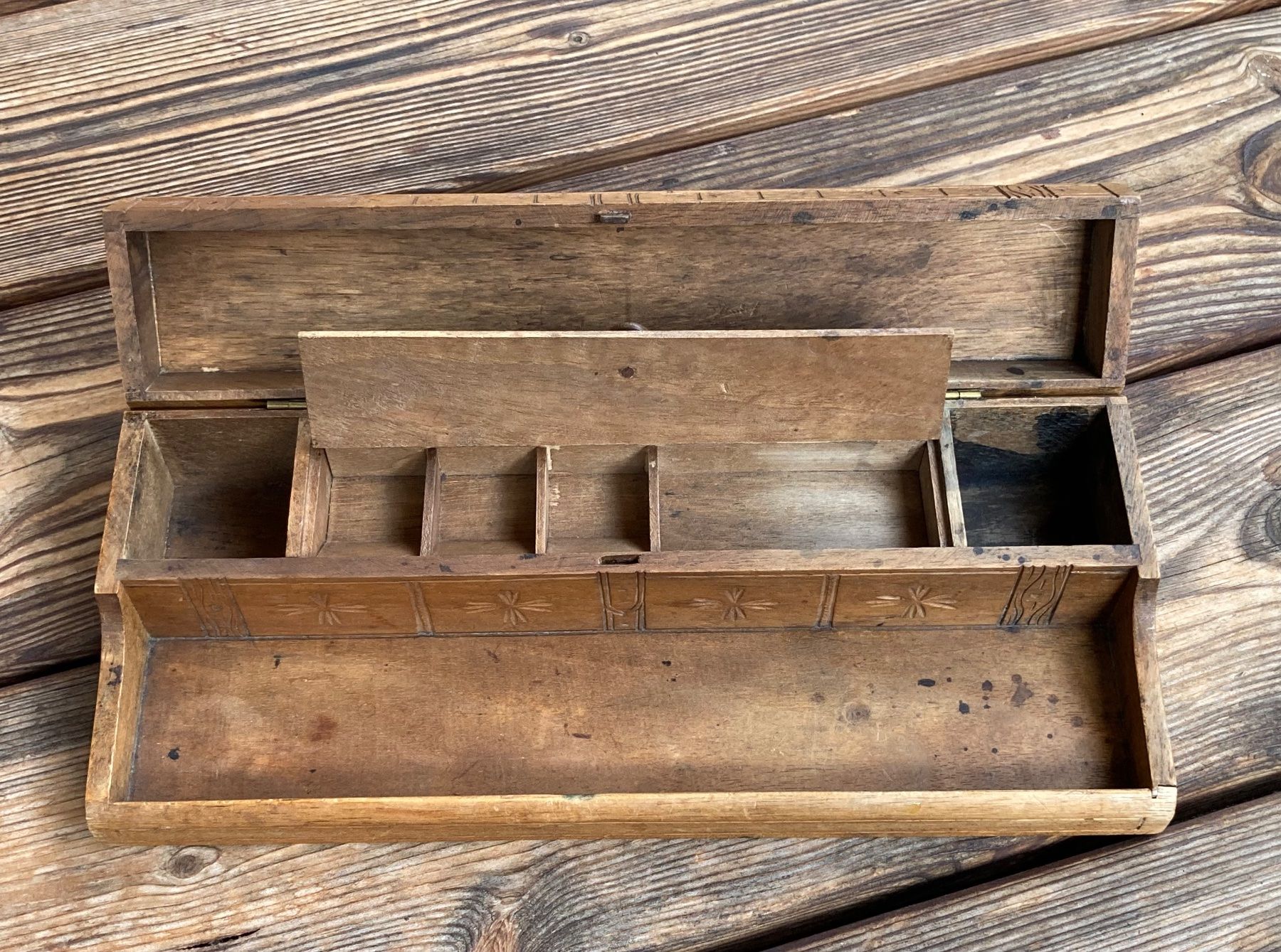 Barattoli: antike Holzschatulle Schreibtischset mit Blumengravur – Usato da Lüchingen venduto da Eeizo 7