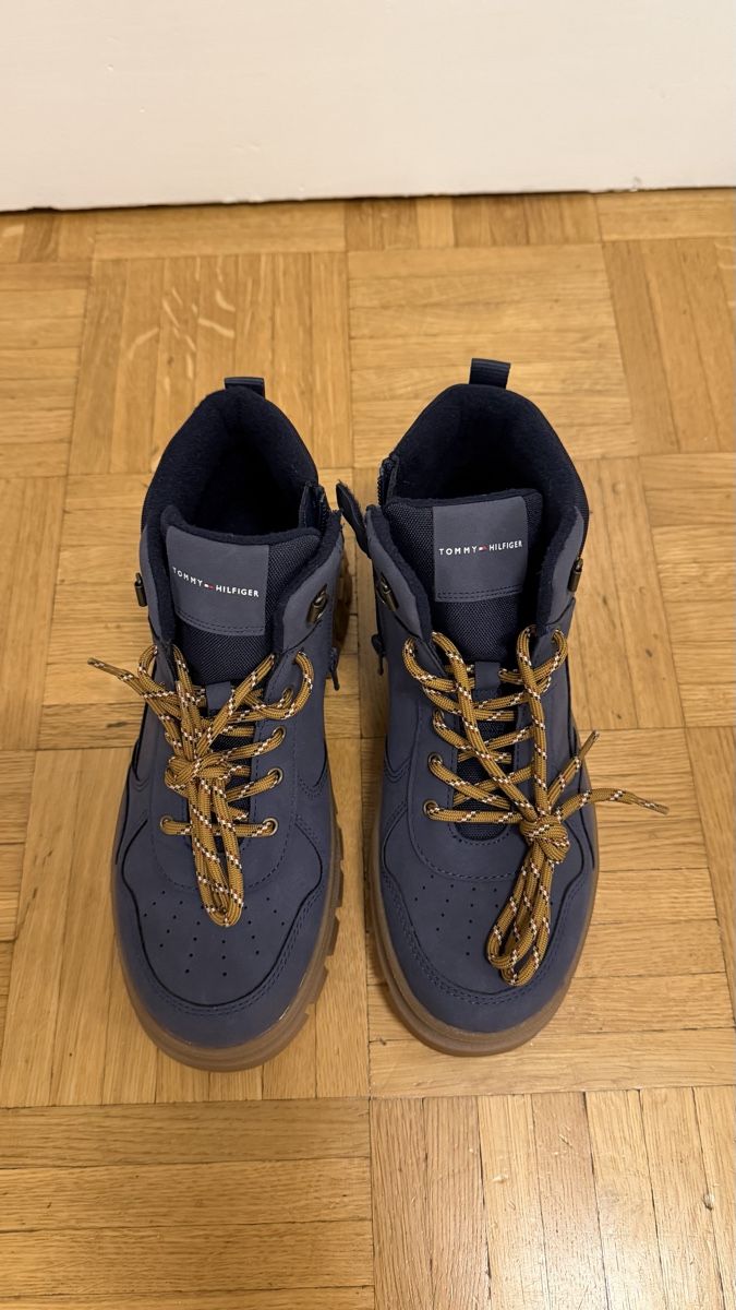 Tommy Hilfiger Scarpe per ragazzi: Kinderschuhe Tomy Hilfiger 37 nummer – Usato da BASEL venduto da NELLA26 1