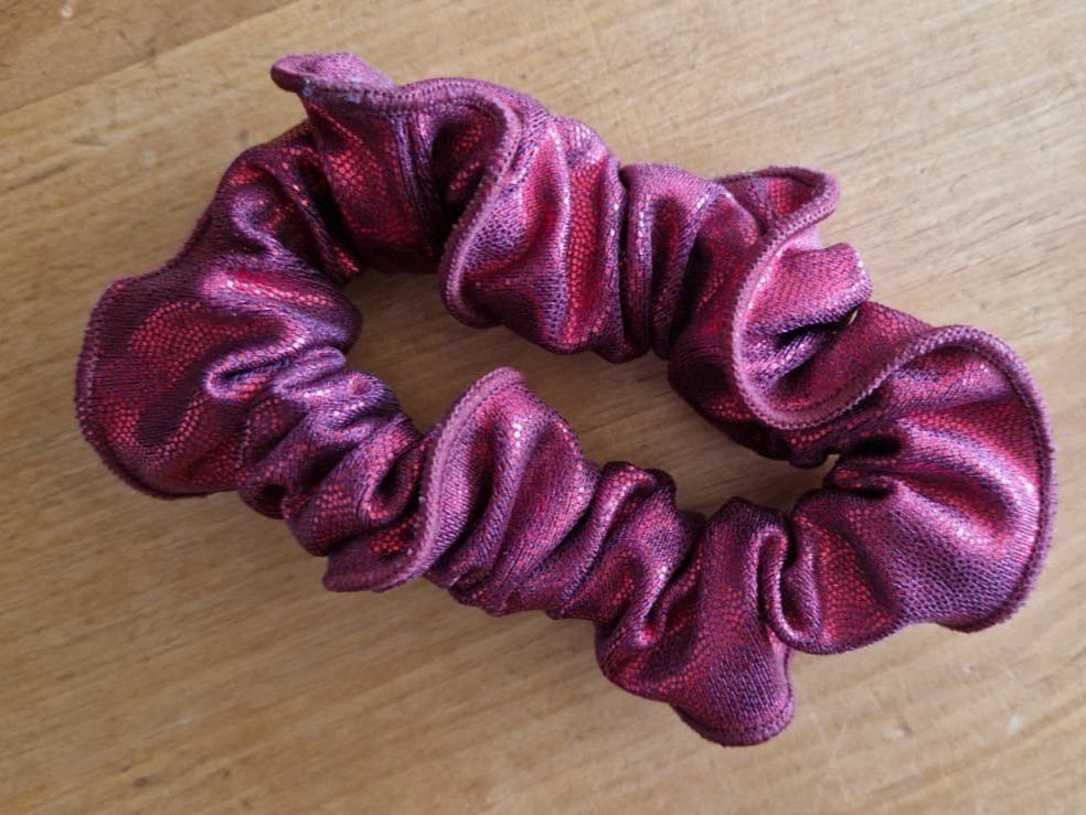 Haarschmuck: Scrunchie rot glitzer - Haargummi – Gebraucht aus Frauenfeld von jgh_gx6v