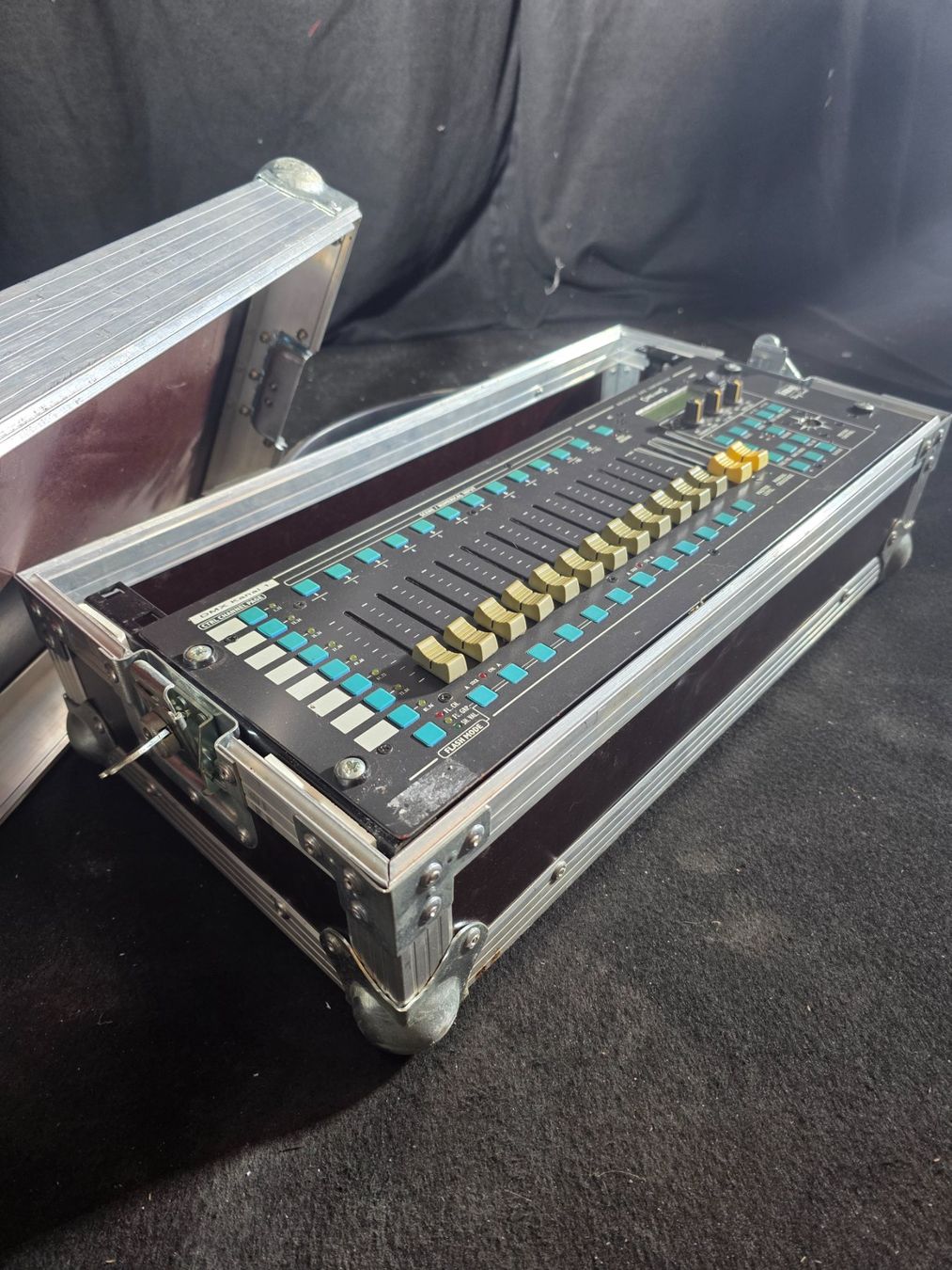 Console di mixaggio: Stage Line DMX-1440 – Usato da Brig venduto da abc-event