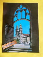Zürich Fraumünsterplatz. Blick auf Grossmünster