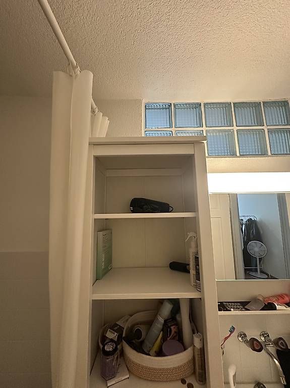 Scaffali: Weisses Badregal / Hochschrank – Usato da Lienz venduto da hee_z8w5 2