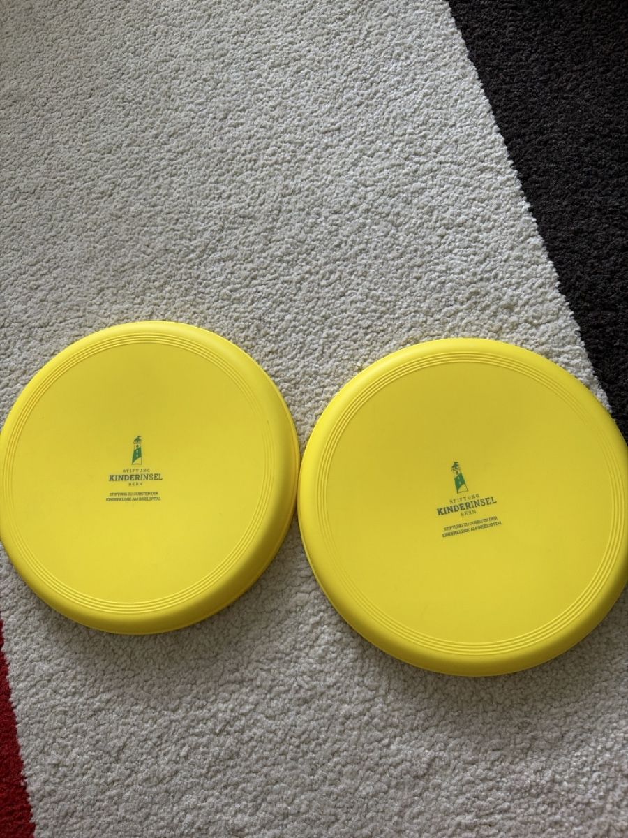 Giocattoli: Gelbe Frisbees  – Nuovo (secondo la descrizione) da Ittigen venduto da tij_dvs7