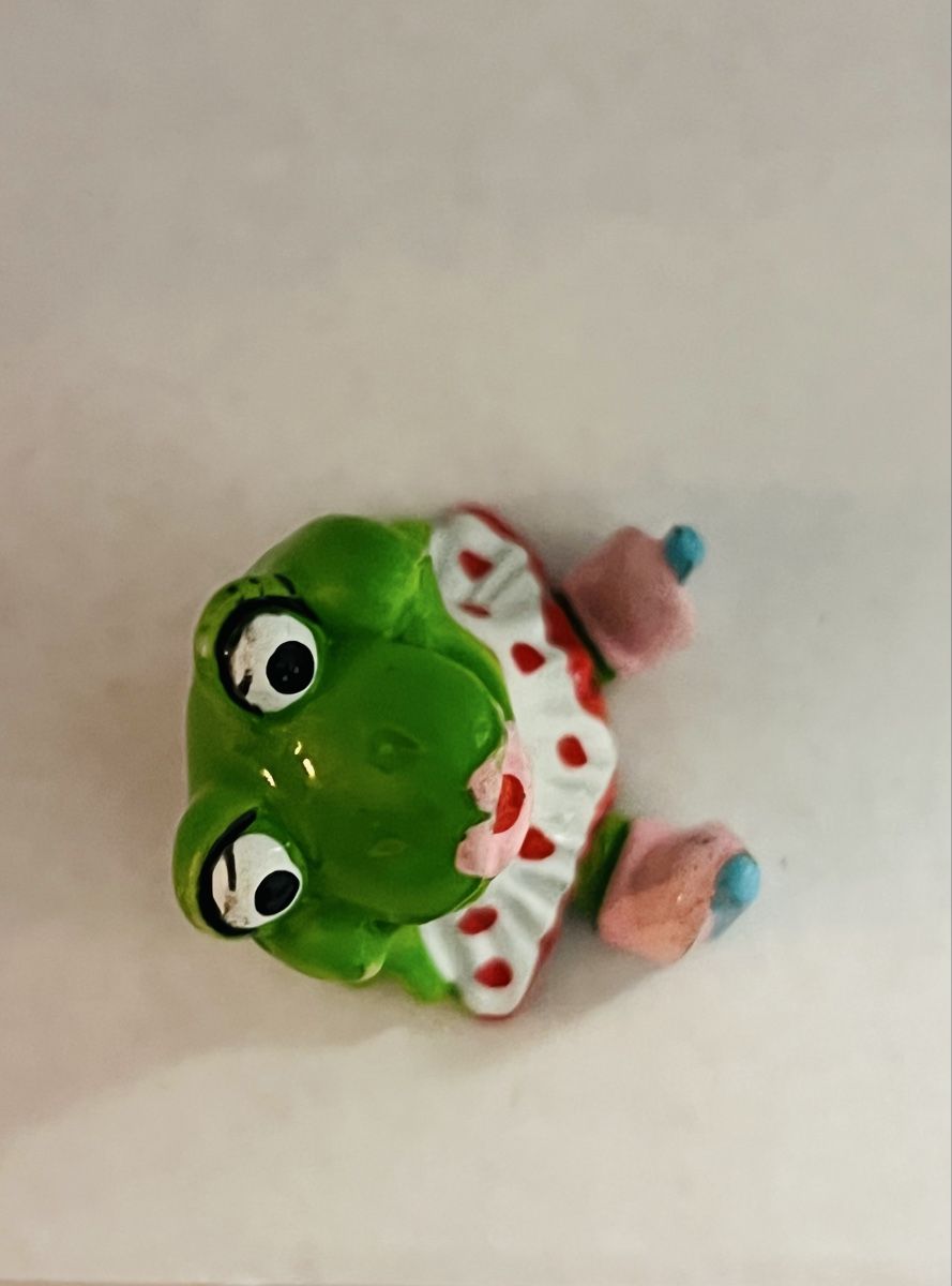 Figuren: Ü -Ei Figur Happy Frog Eiskunstläuferin 1993 – Gebraucht aus Emmenbrücke von mel_7lqf 4