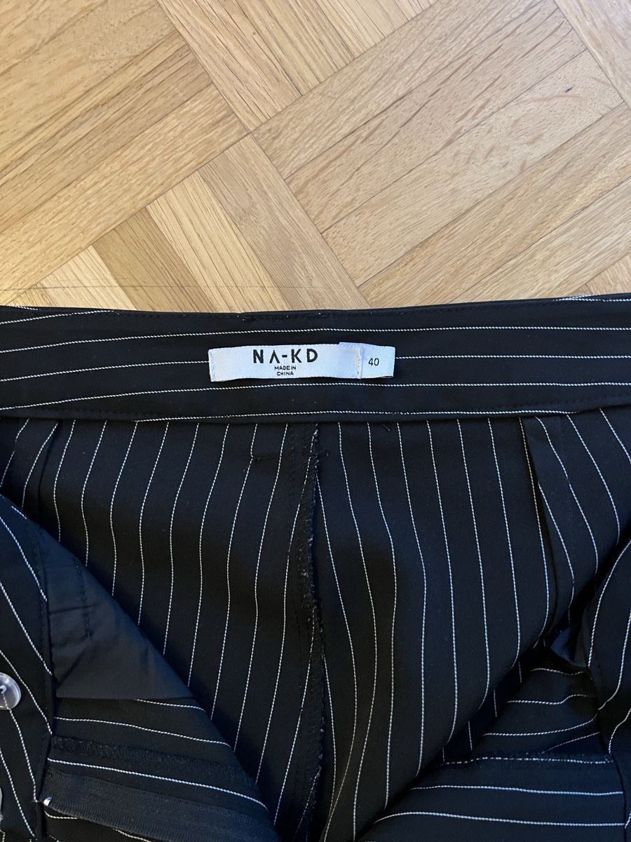 Na-kd Pantalons: NA-KD Hose gestreift Grösse 40 – D'occasion à Zürich par sop_xbd7 4