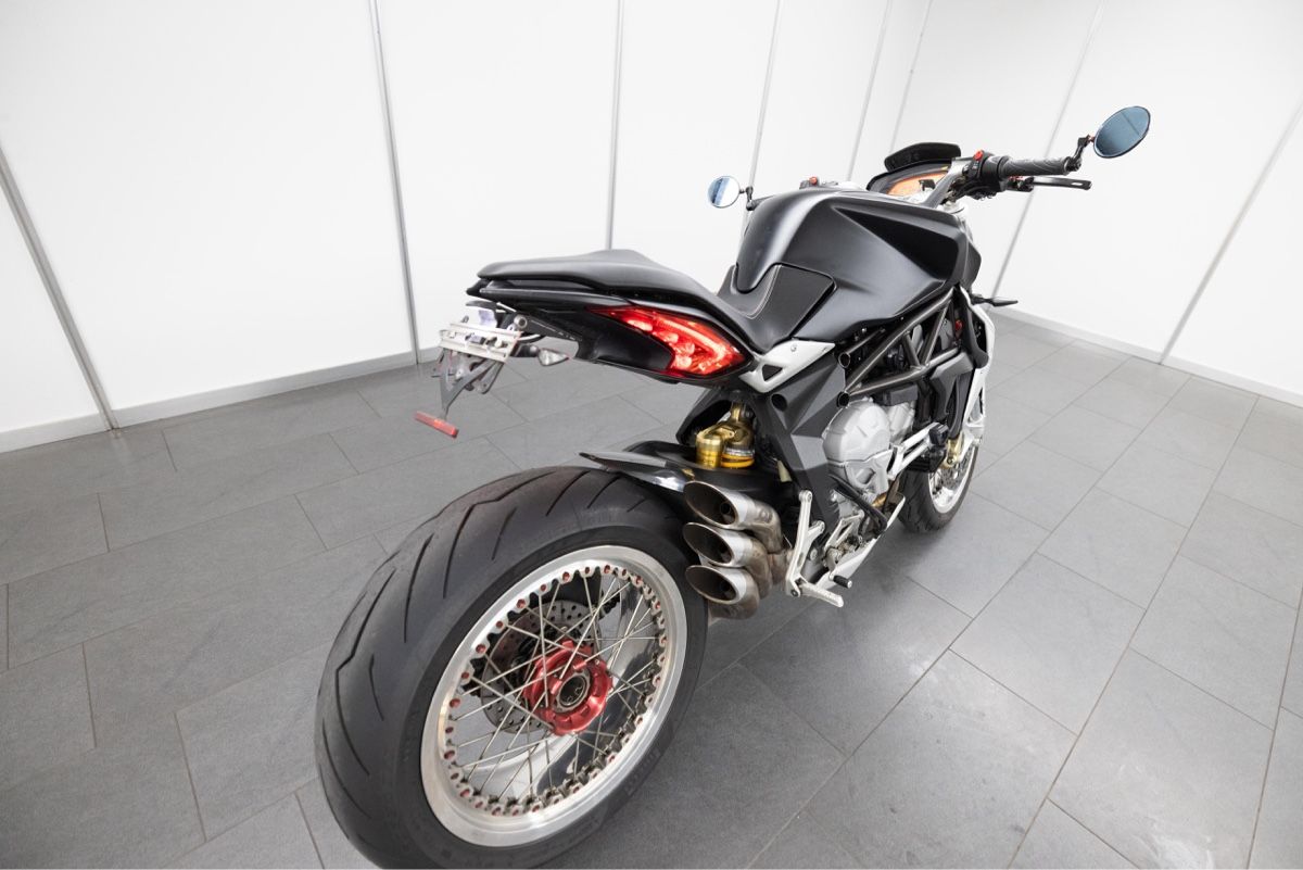 Strada: MV Augusta Dragster 800 – Usato da Berneck venduto da Kosarka23 7