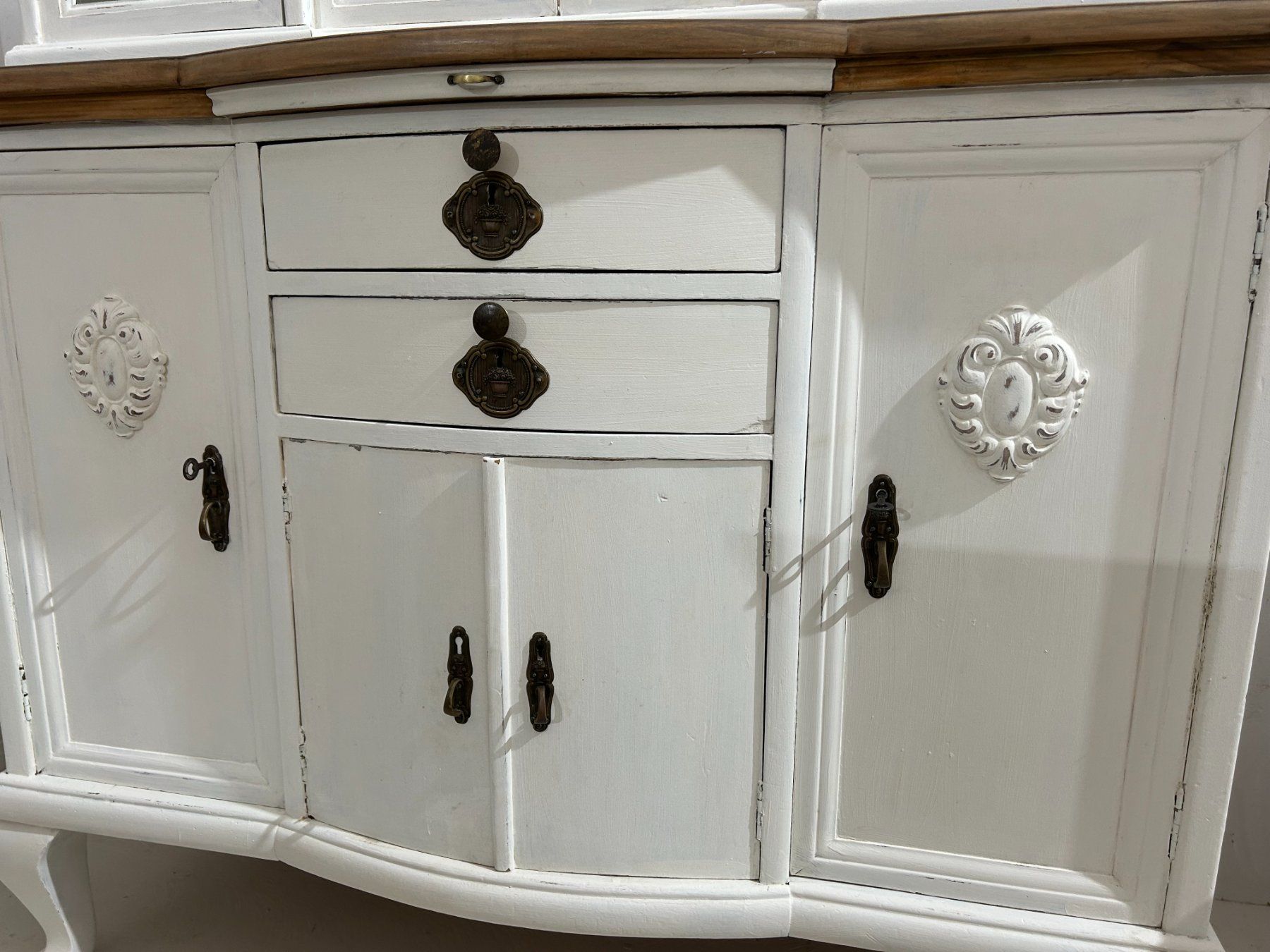 Büffets: Küchenbuffet Schrank Vitrine Eiche antik weiss vintage – Gebraucht aus Gränichen von boernies01 3