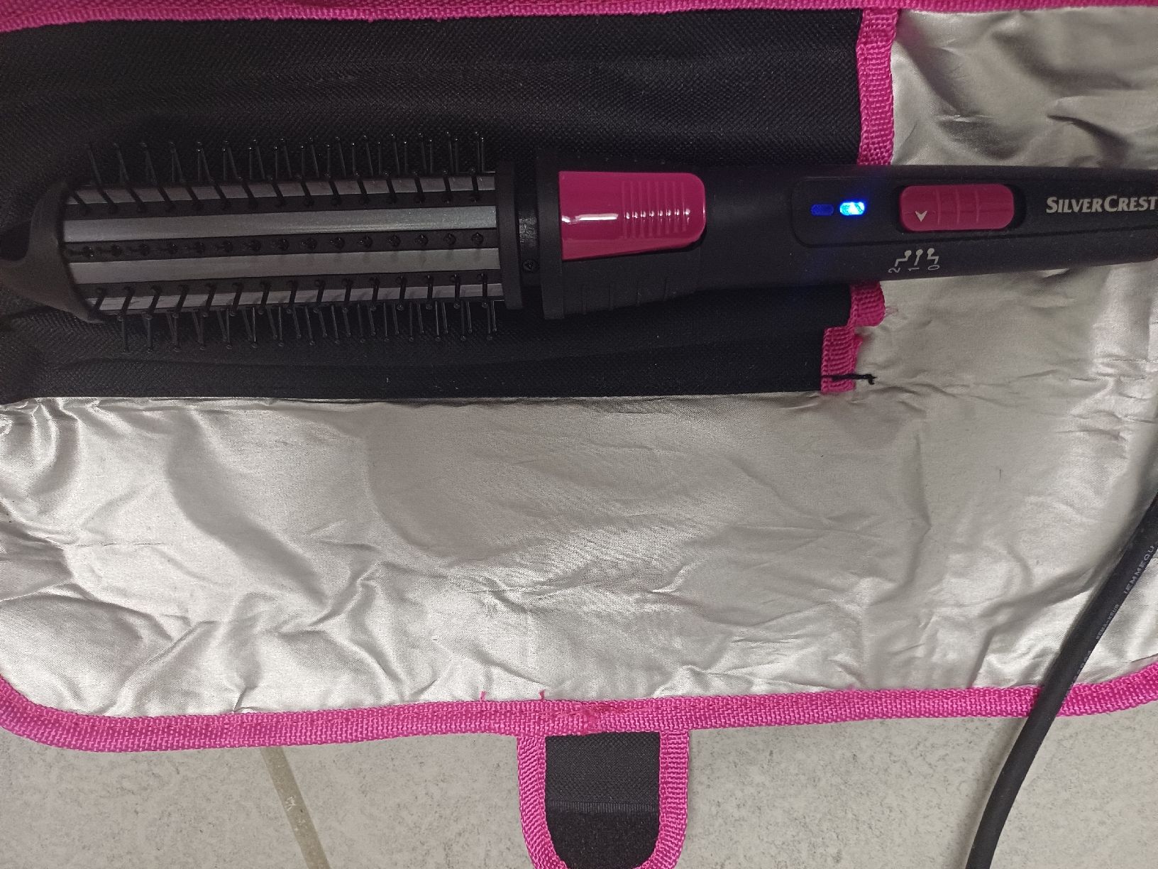 SilverCrest Fers à boucler & lisser: Silvercrest curling brush with case never used – D'occasion à Brugg AG par Chaes-chueechli 1