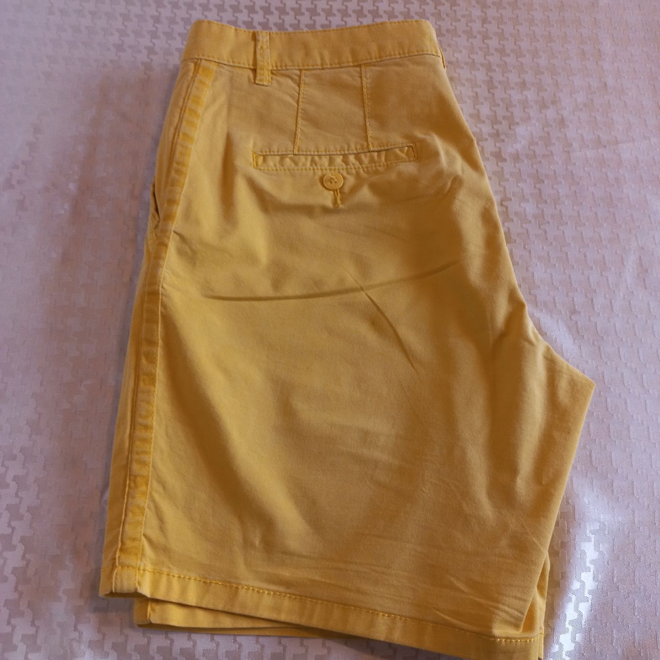 Pantaloni: Short Esprit jaune coton taille 40  – Usato da Dompierre FR venduto da fat_xth5 6