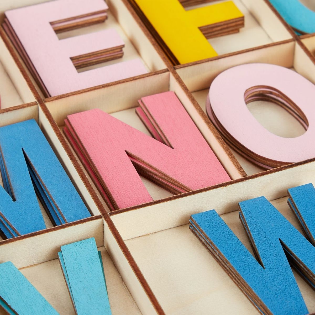 Kit bricolage: Colourful ABC wooden letters for creative DIY – Usato da Langenthal venduto da vik_v5ml 1