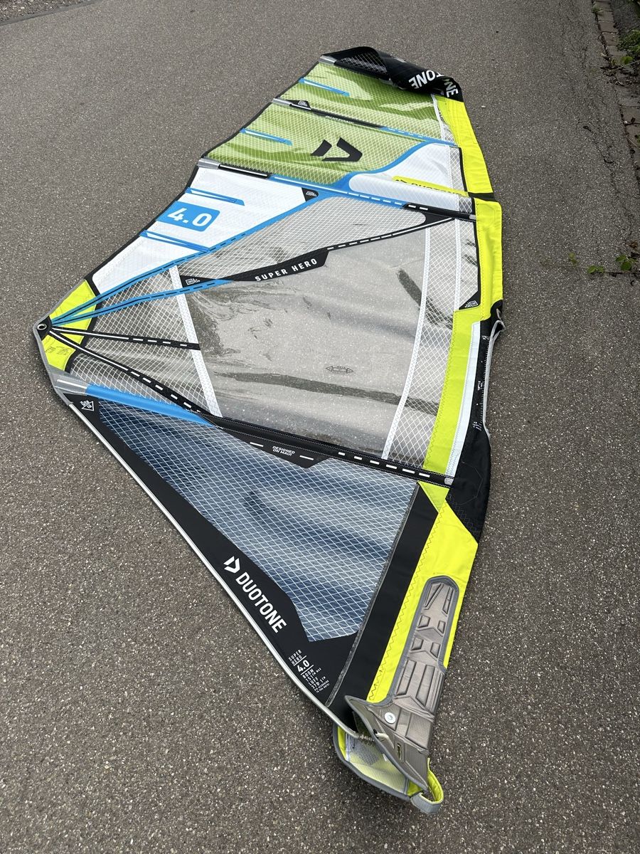 Duotone Surf: Duotone Super Hero 4.0m top Windsurf Wavesegel – Usato da Frauenfeld venduto da Chrisspecki
