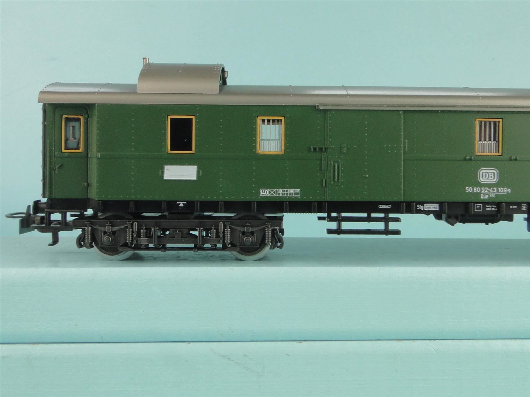 Märklin Modellini di ferrovie: Märklin 4140 DB Gepäckwagen – Usato da Bülach venduto da cann11 3