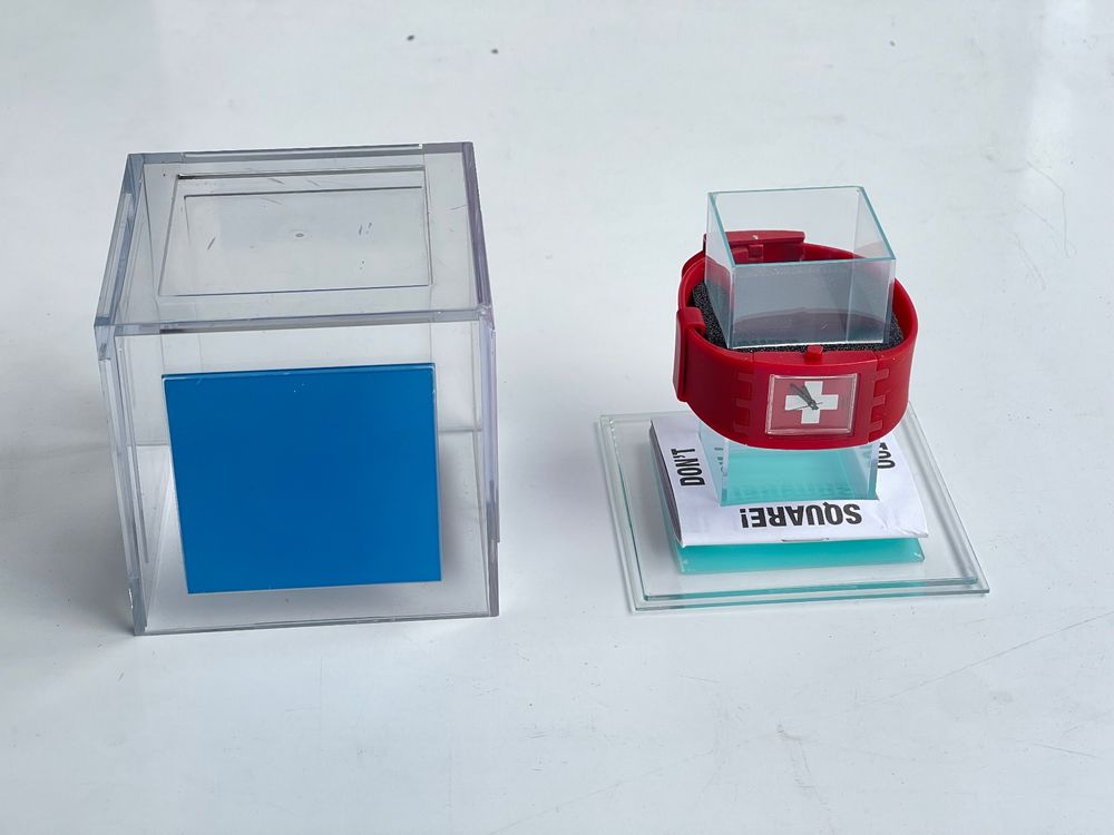 Swatch Square rot mit Schweizerkreuz in Originalverpackung (Neu und ...