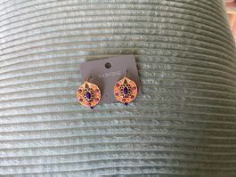 Neue bunte Ohrringe, Marke Parfois