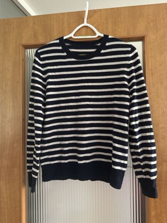 Kuscheliger Kaschmir-Pulli, gestreift, dunkelblau/weiss