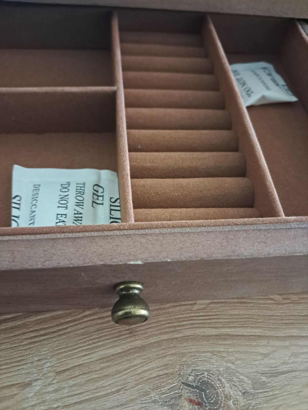 Coffrets à bijoux: Uhren und Schmuckbox  – Neuf (Voir description) à Einsiedeln par Biberchrouser76 4