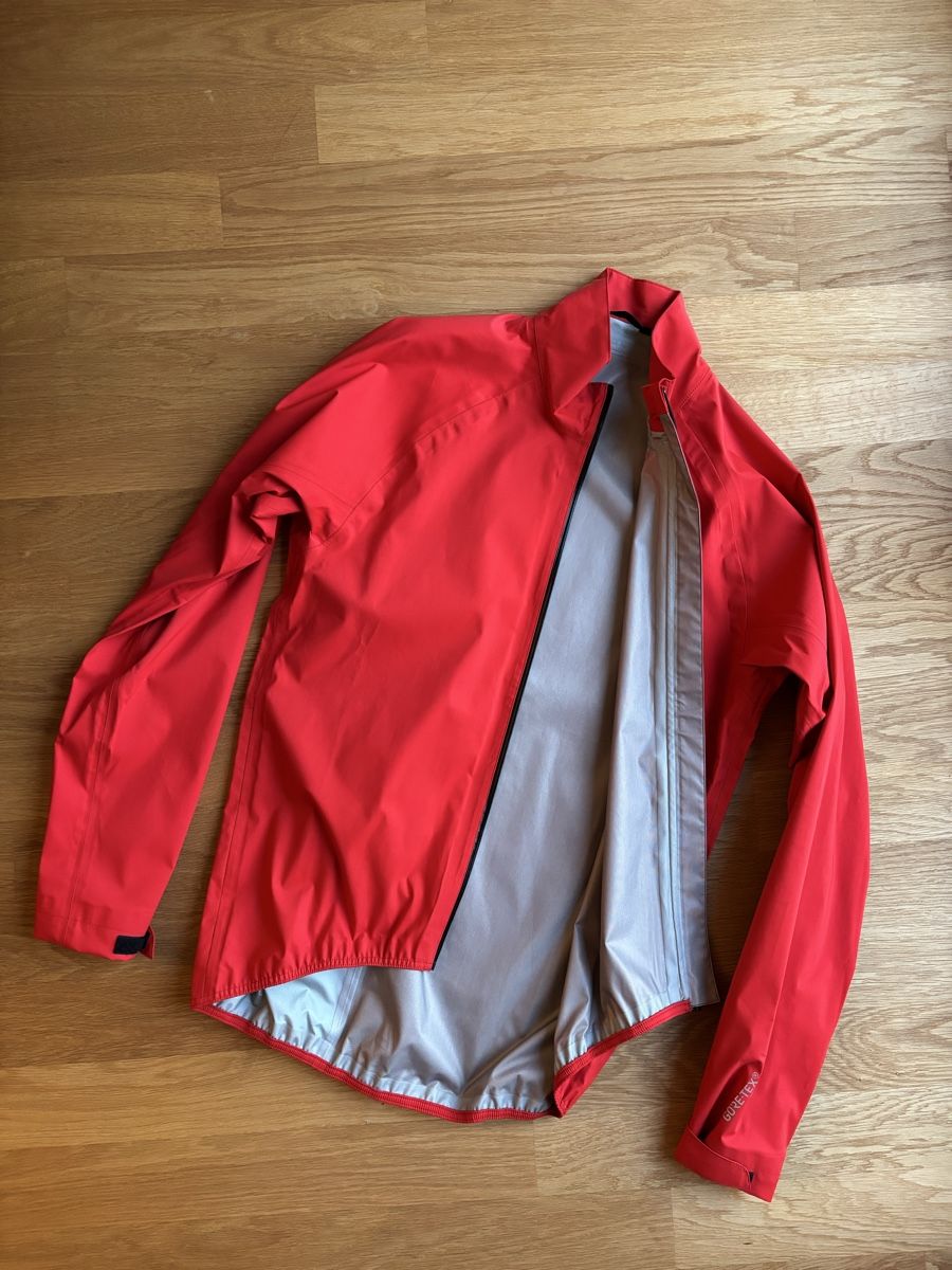Löffler Giacche: Löffler Velojacke Prime GTX Active - Rot – Nuovo (secondo la descrizione) da Brugg AG venduto da franky_100 2