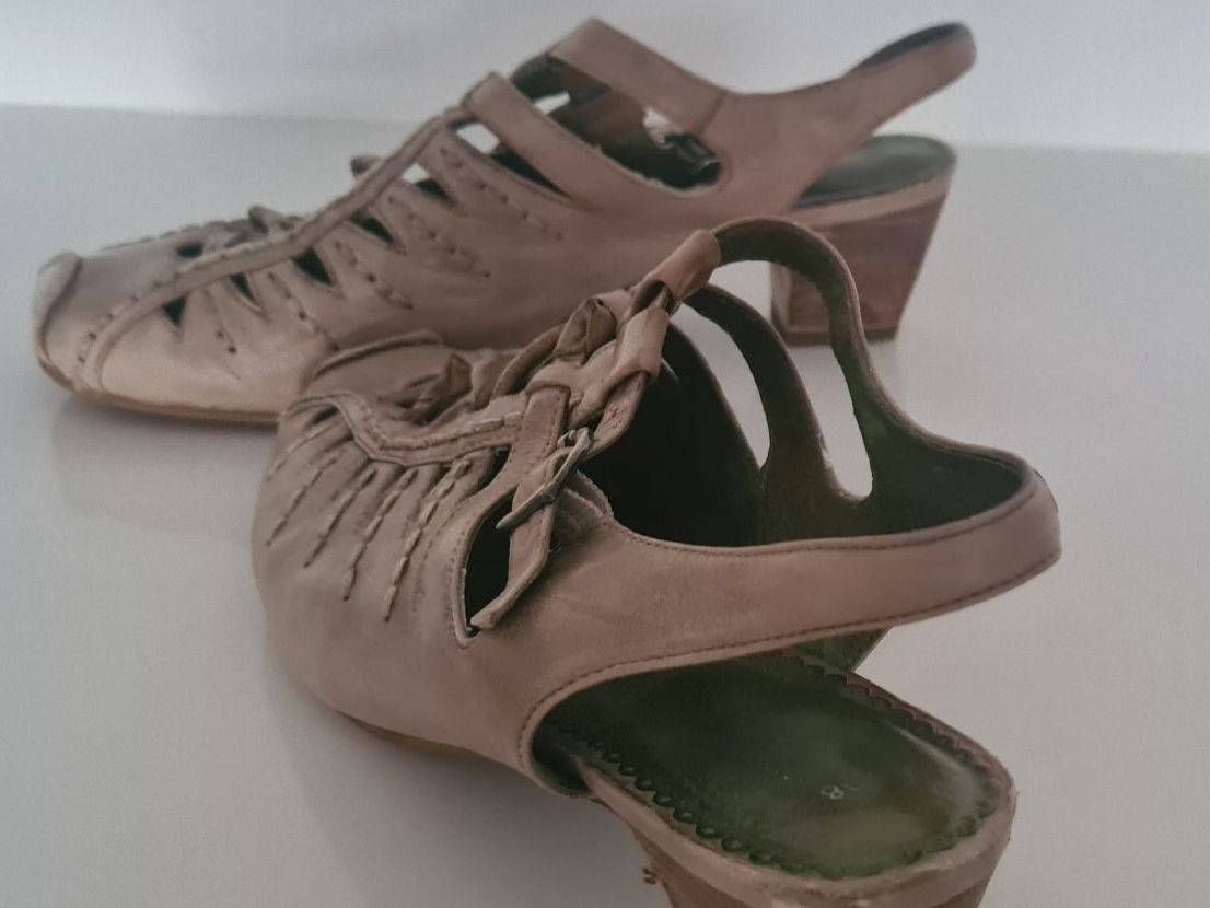 Tamaris Chaussures femmes: Sommer Absatzschuh  Gr 38 – D'occasion à Steinen par turbogeiss99 5