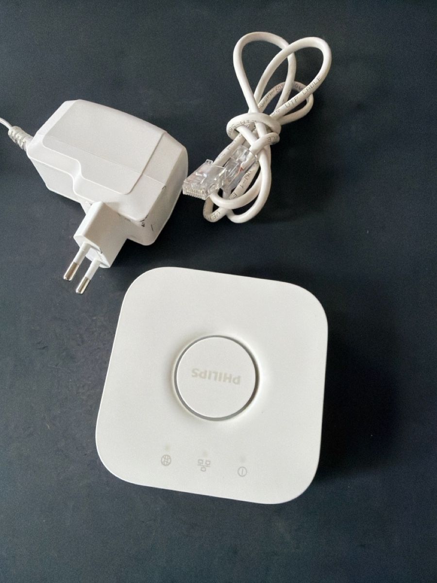 Philips Hubs & Switches: Philips Hue Bridge mit Netzteil gebraucht – Gebraucht aus Zürich von Gestaltungsbar 1