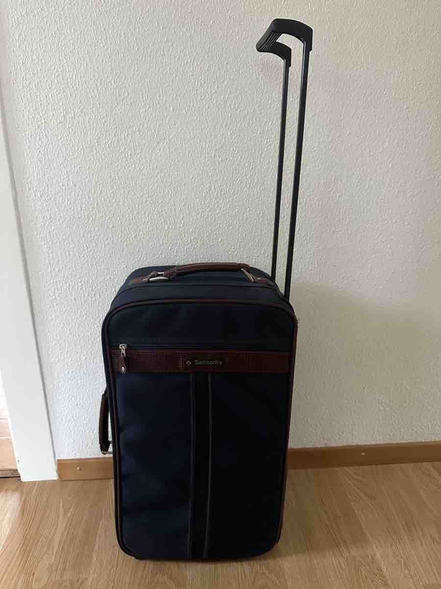 Samsonite Valises de voyage: Samsonite Trolley Suitcase, Blue, Used Condition – D'occasion à Büren an der Aare par bradlee512 1