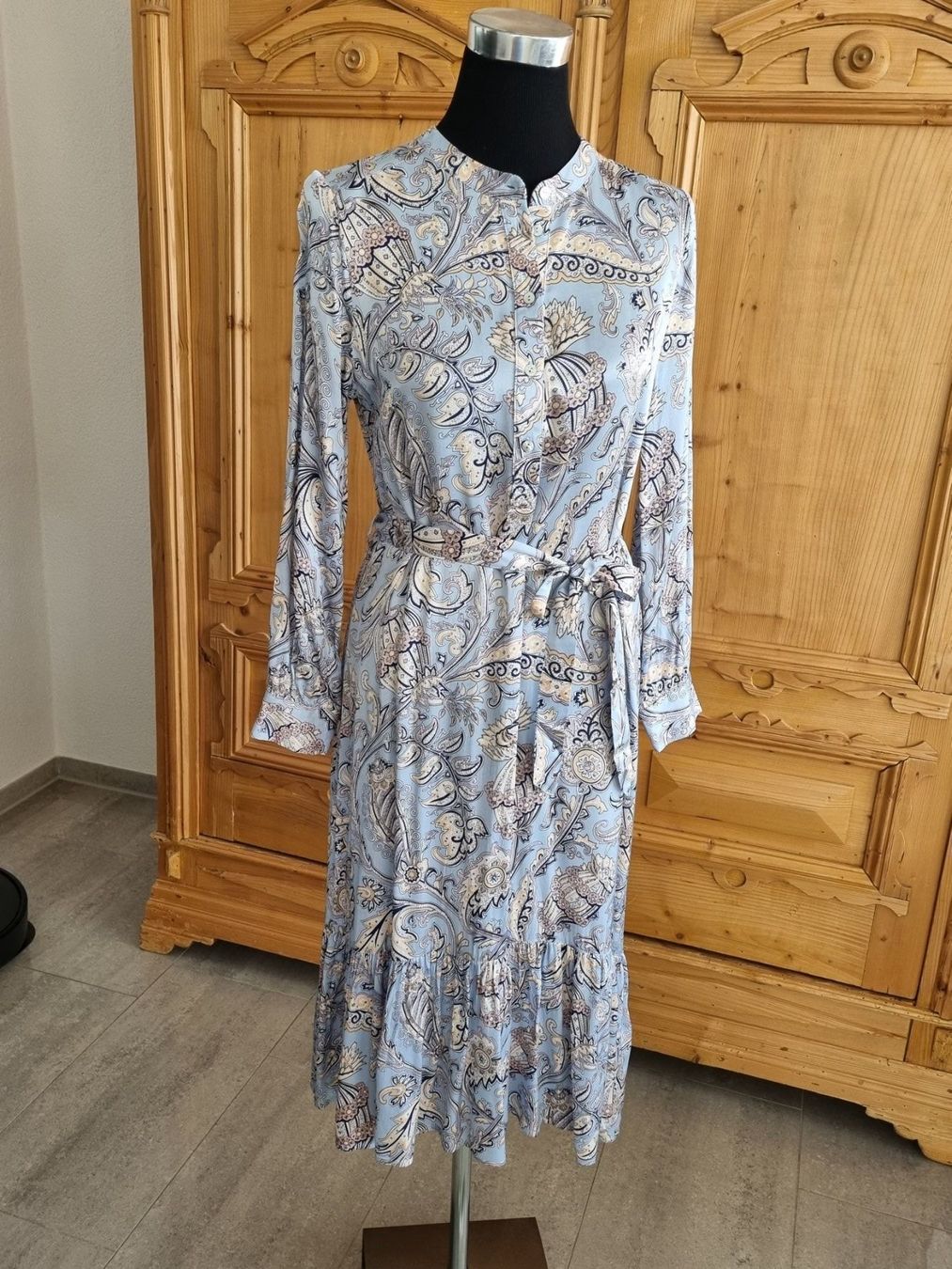 Robes: wunderschönes Kleid, Esqualo – Neuf (Voir description) à Wiesendangen par Sinhuk 3