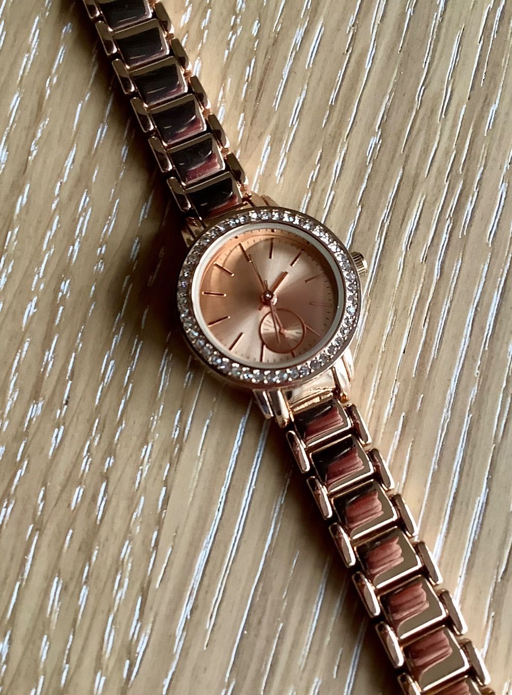 Uhren: Elegante Damenuhr "Opia", Farbe Roségold, Strass – Gebraucht aus Züberwangen von benjause
