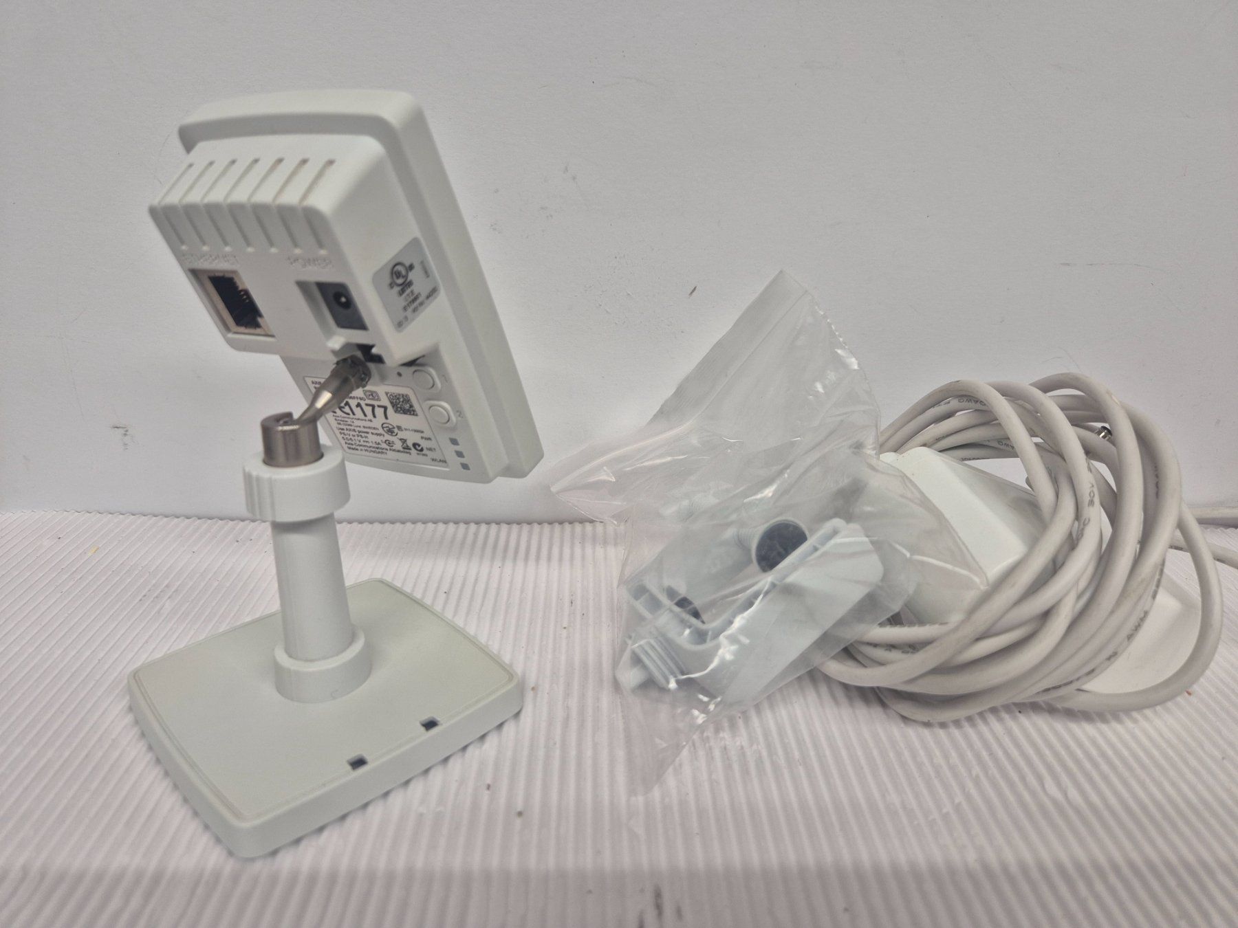 Fotocamera: AXIS M1004-W Network Camera (WLAN Netzwerkkamera) – Usato da Sitterdorf venduto da Lenggi7 1