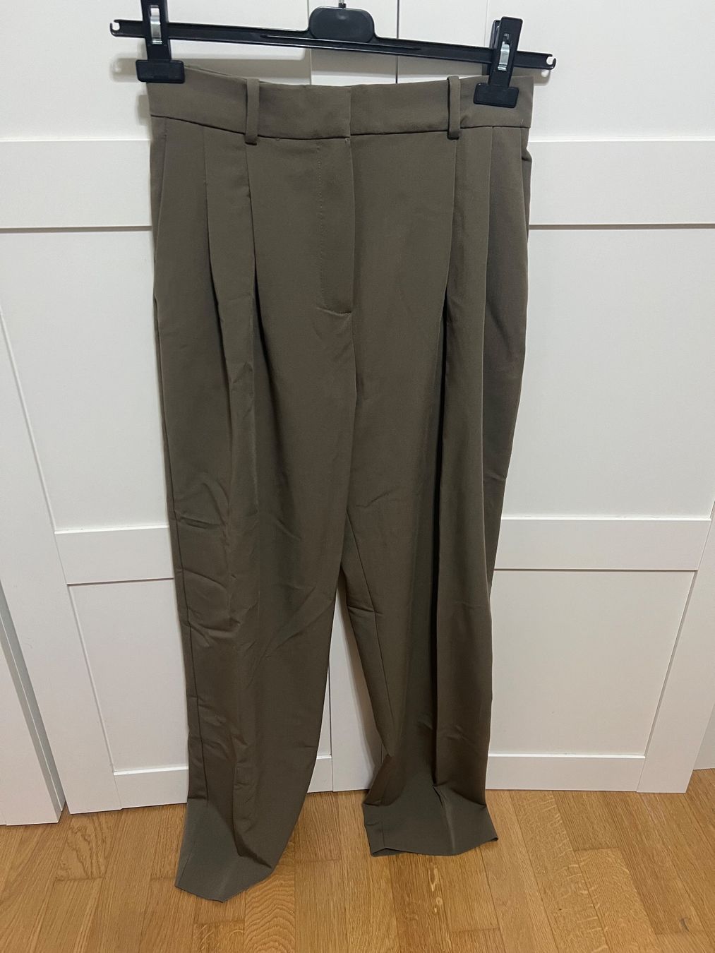 Mango Pantalons: Hose Mango Gr. 36 – D'occasion à Ebikon par Venus025