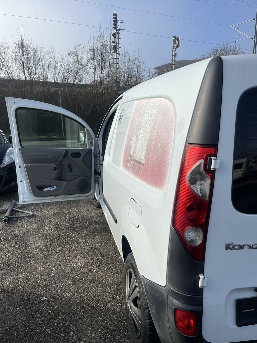 Renault Veicoli commerciali: White Renault Kangoo Van, Good Condition, Make Offer! – Usato da Neuchâtel venduto da rye_yyh2 4