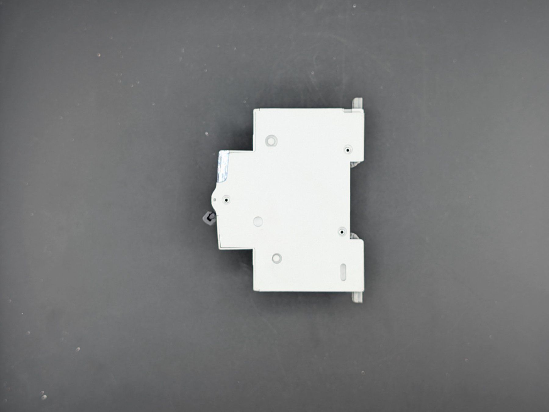 Legrand Interruttori: Legrand 411357 C13 30mA DX3 FI-LS – Usato da Winterthur venduto da Hint17 1