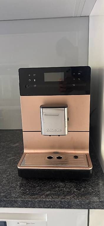 Kaffeemaschinen & Espressomaschinen: Kaffeemaschine Miele Vollautomat – Gebraucht aus Zürich von Murmel03