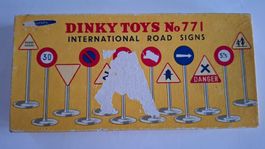 Dinky Toys Nr. 77I Internationale Strassenschilder