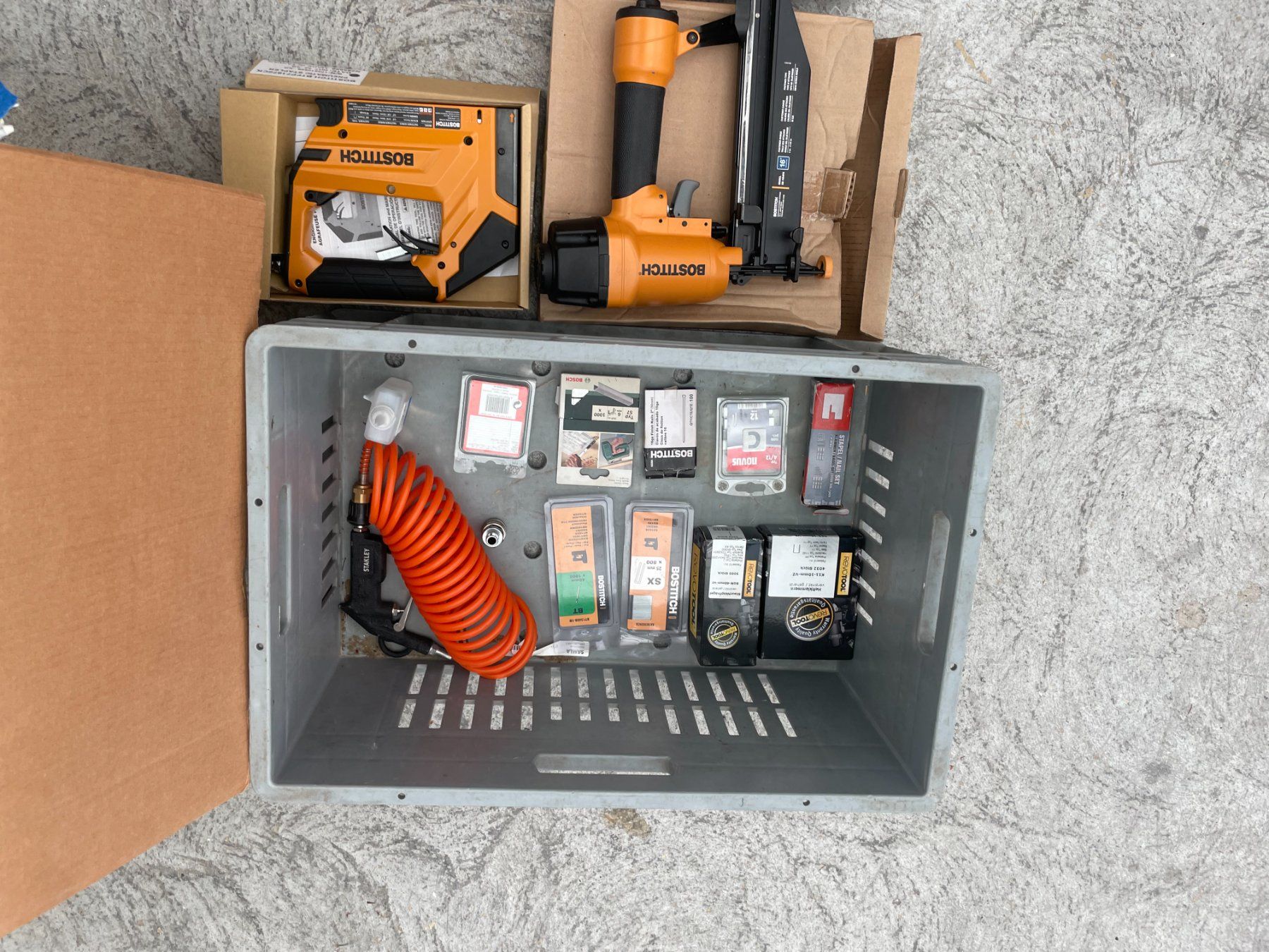 Compresseurs: Bostitch Kompressor und Druckluftpistole Set – D'occasion à Bäch SZ par inf_jgc8 2
